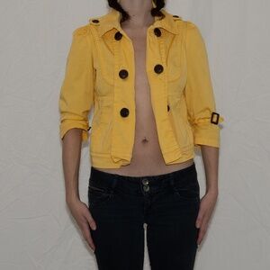 Y2k yellow peacoat button up cropped size medium american rag cie